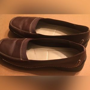 Easy Spirit Brown Leather Flats White Stitching Size 7